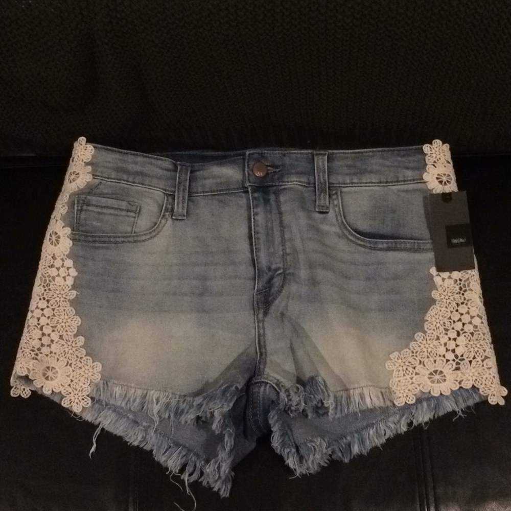Hi rise lace embellished short shorts